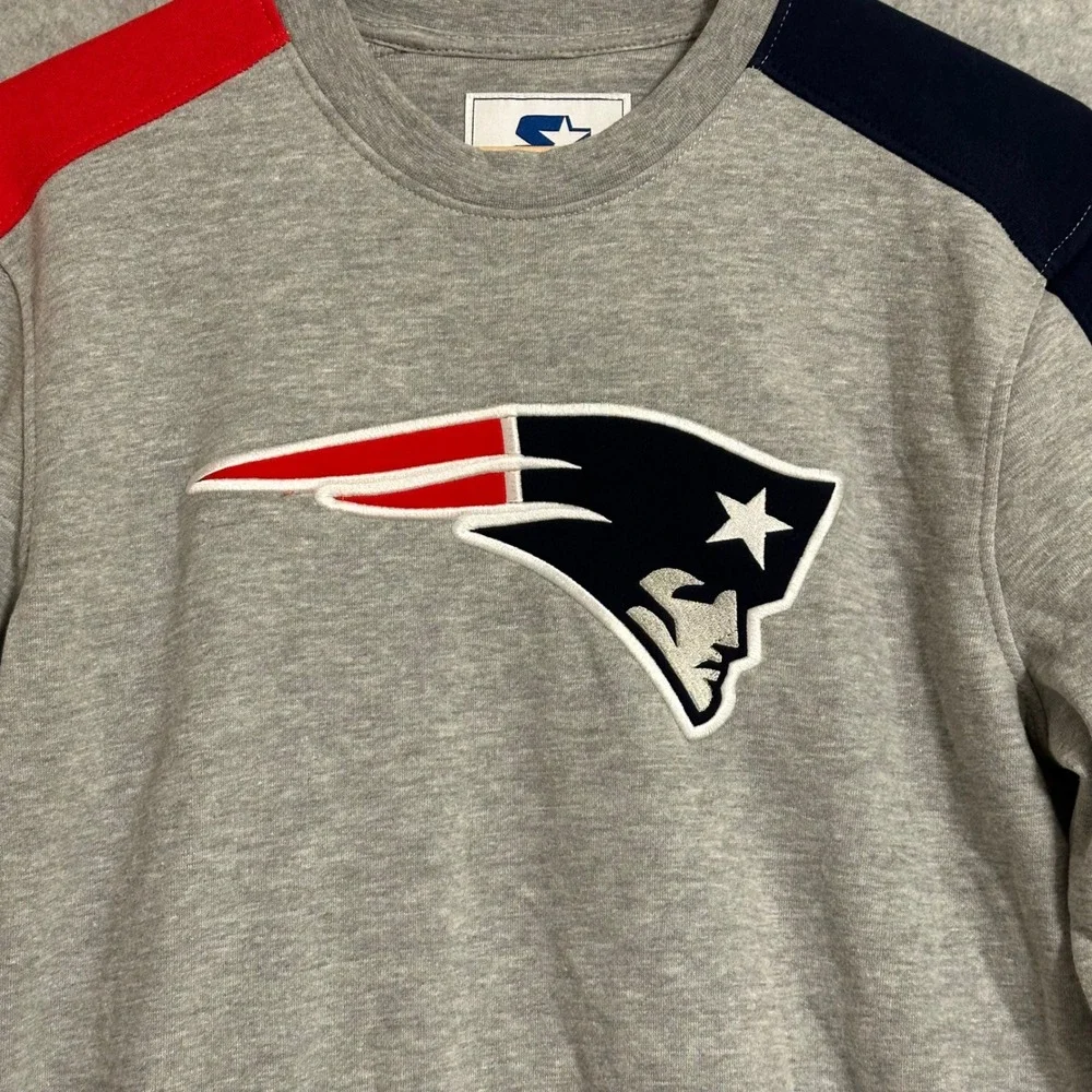 Starter New England Patriots NFL Crewneck Sweatshirt Gray Red Navy Mens Small